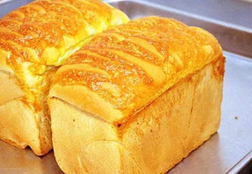 <b>學烤面包需要多(duō)長時(shí)間(jiān)？學習烤面包的時(shí)間(jiān)可(kě)以根據不同的學習目标和(hé)途徑而有(yǒu)所不同。烤面包是一項需要技(jì)巧和(hé)經驗的技(jì)術(shù)，涉及到和(hé)面、發酵、整形、烘烤等多(duō)個(gè)環節。</b>